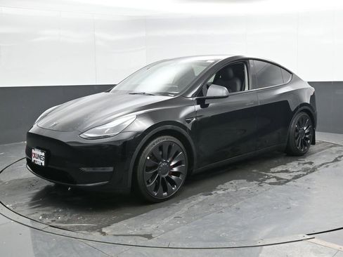 Used 2023 Tesla Model Y Long Range image 9