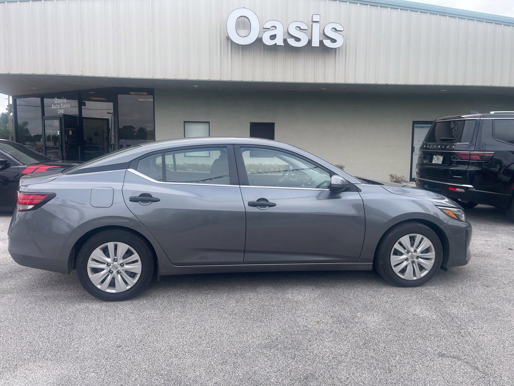 Used 2025 Nissan Sentra S FWD image 1