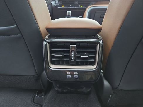 Used 2025 Toyota Crown Signia image 32