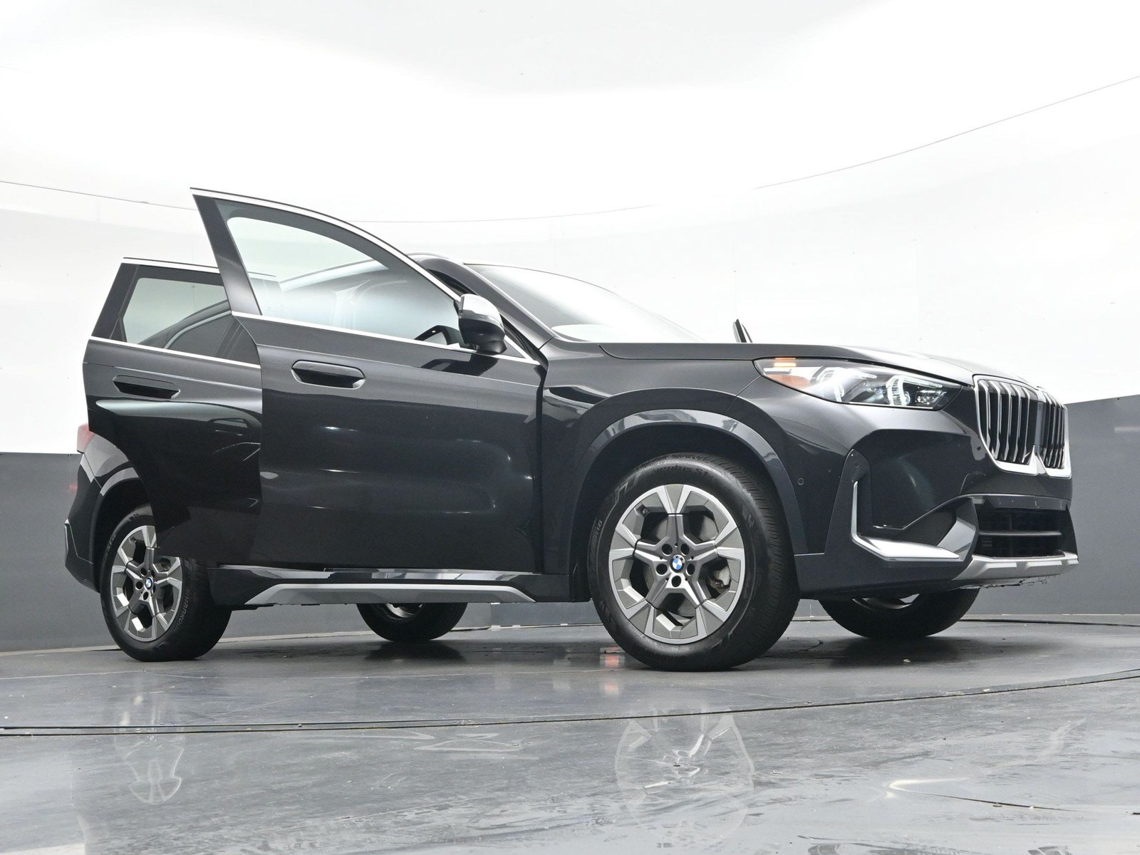 Used 2024 BMW X1 xDrive28i AWD/4WD image 64