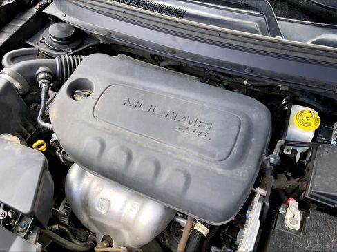 Used 2021 Jeep Cherokee Latitude FWD image 33