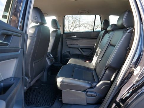 Used 2022 Volkswagen Atlas SE w/ Black Wheel Package image 16