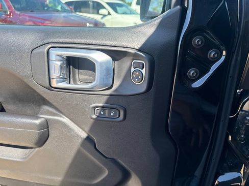 Used 2024 Jeep Wrangler Unlimited w/ LED Headlamp & Fog Lamp Group AWD/4WD image 21