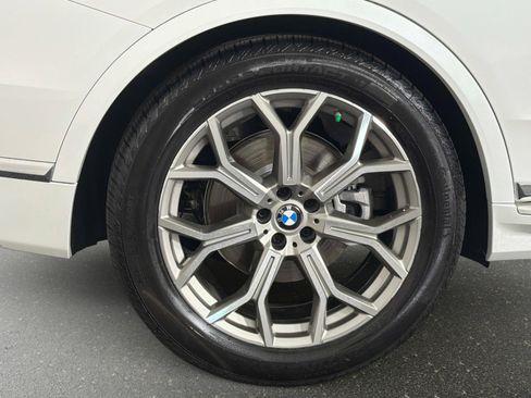Used 2026 BMW X7 xDrive40i AWD/4WD image 17