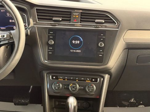 Used 2021 Volkswagen Tiguan SEL image 28