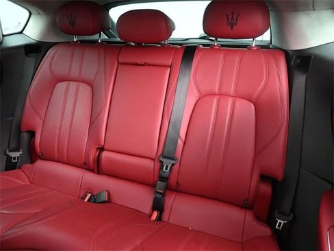 Used 2022 Maserati Levante Modena image 13