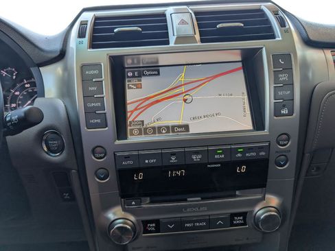 Used 2016 Lexus GX 460 Luxury w/ Preferred Accessory Package AWD/4WD image 16