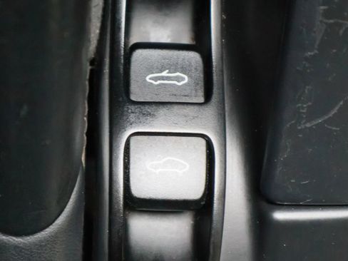 Used 2011 Porsche Boxster S image 25