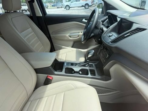 Used 2019 Ford Escape SEL FWD image 2