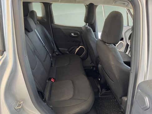 Used 2015 Jeep Renegade Latitude w/ Popular Equipment Group image 26