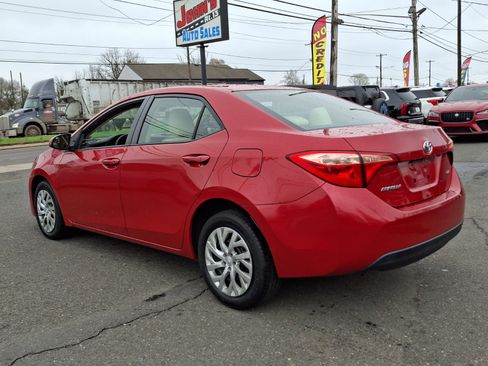 Used 2017 Toyota Corolla LE image 4