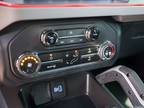 Used 2024 Ford Bronco Big Bend AWD/4WD image 19