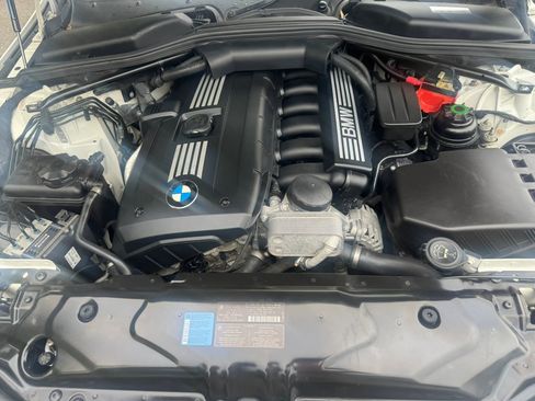 Used 2010 BMW 528i xDrive Sedan AWD/4WD image 26