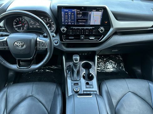 Certified 2021 Toyota Highlander Platinum AWD/4WD image 13
