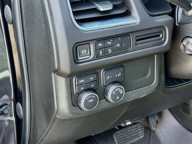 Used 2023 Chevrolet Suburban Premier AWD/4WD image 10