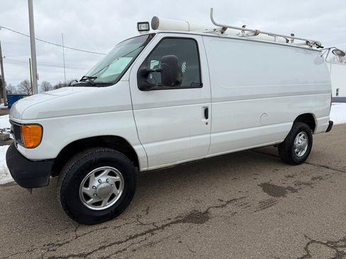 Used 2007 Ford E-250 and Econoline 250 image 3