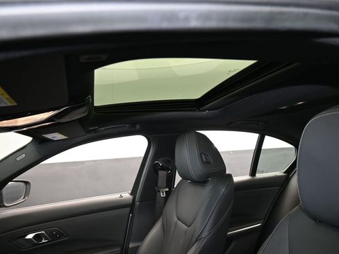 Used 2025 BMW 330i Sedan image 11