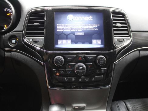 Used 2021 Jeep Grand Cherokee Limited w/ Luxury Group II AWD/4WD image 31