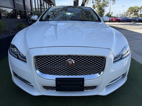 Used 2016 Jaguar XJ L Portfolio AWD/4WD image 2