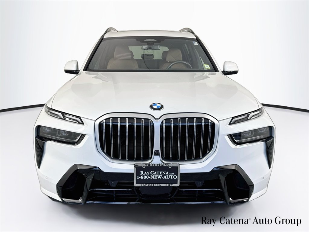Used 2026 BMW X7 xDrive40i w/ Executive Package AWD/4WD image 2