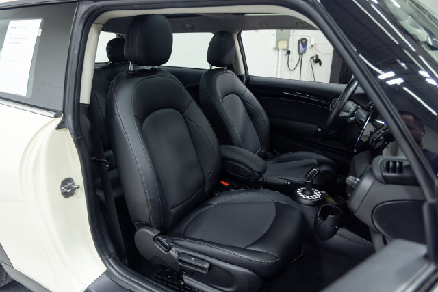 Used 2022 MINI Cooper 2-Door Hardtop FWD image 25