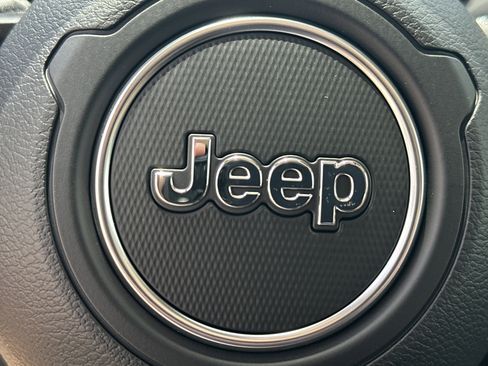 New 2026 Jeep Gladiator Willys AWD/4WD image 19