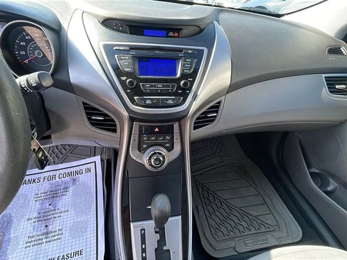 Used 2013 Hyundai Elantra GLS FWD image 12