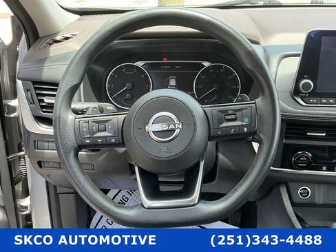 Used 2023 Nissan Rogue SV AWD/4WD image 18