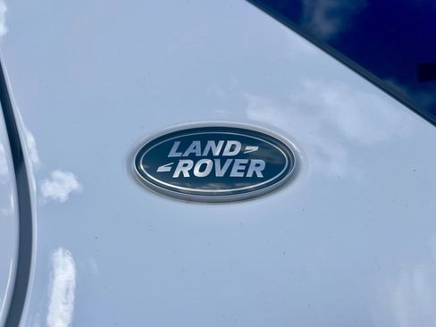 Certified 2024 Land Rover Discovery Sport Dynamic SE image 38
