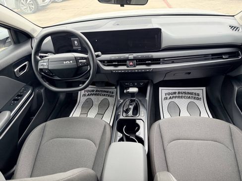 Used 2025 Kia K4 FWD image 25