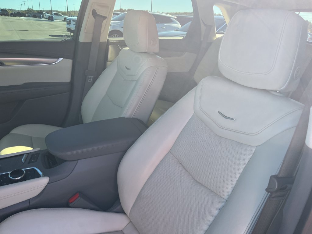 Used 2022 Cadillac XT5 Premium Luxury AWD/4WD image 14