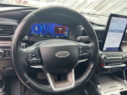 Used 2020 Ford Explorer Platinum w/ Premium Technology Package image 17