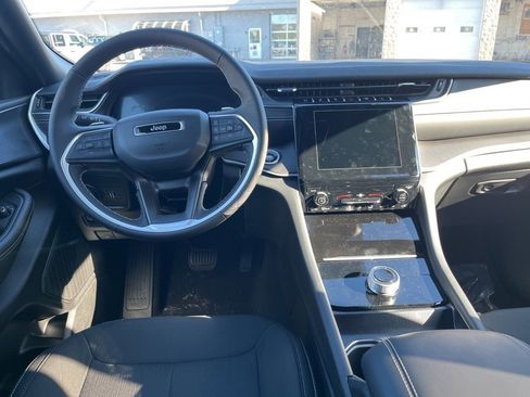 New 2025 Jeep Grand Cherokee Laredo X image 13