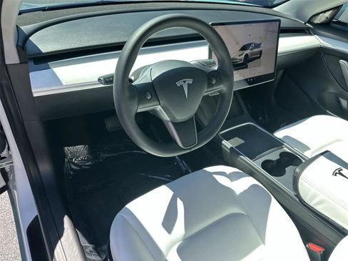 Used 2022 Tesla Model 3 Long Range image 2