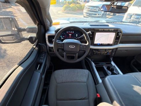 Used 2023 Ford F250 XLT w/ XLT Premium Package image 5