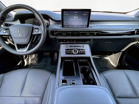 Used 2020 Lincoln Aviator Reserve image 16