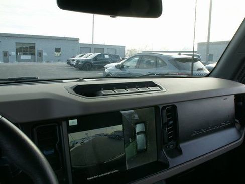 Used 2023 Ford Bronco Wildtrak image 23