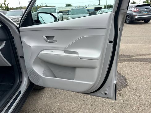 Used 2025 Hyundai Kona SEL AWD/4WD image 34