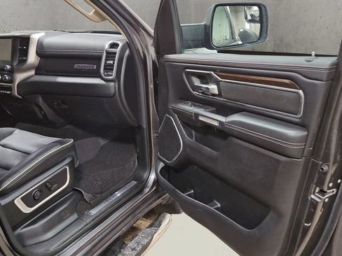 Used 2021 RAM 1500 Laramie AWD/4WD image 18