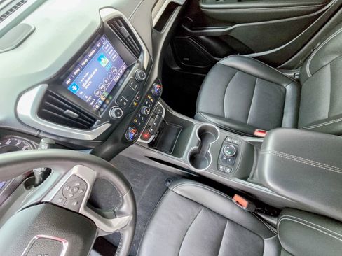 Used 2022 GMC Terrain SLT w/ Infotainment Package II image 10