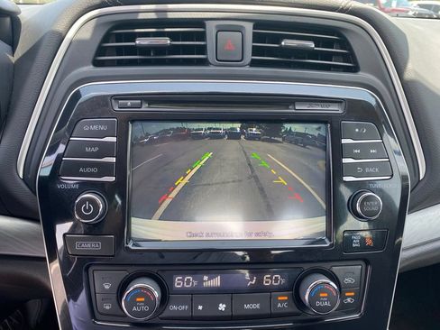 Used 2017 Nissan Maxima 3.5 SL FWD image 17