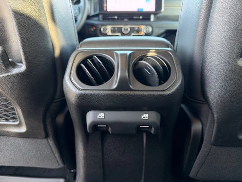 Used 2025 Jeep Gladiator Sport AWD/4WD image 29