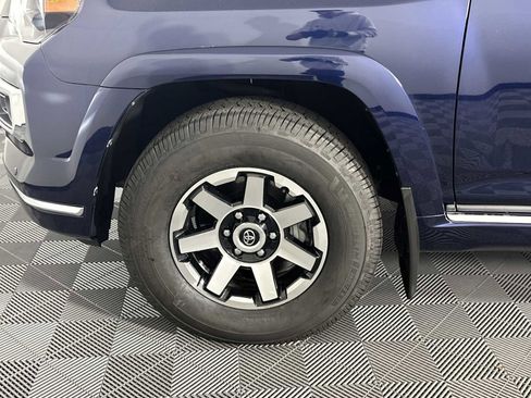 Used 2022 Toyota 4Runner Limited image 11
