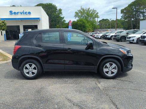 Used 2020 Chevrolet Trax LS FWD image 3