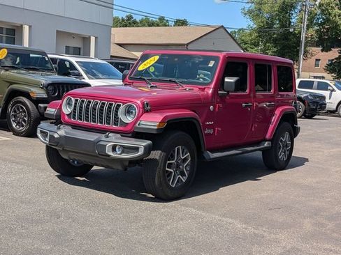 Used 2024 Jeep Wrangler Unlimited Sahara w/ Technology Group AWD/4WD image 7