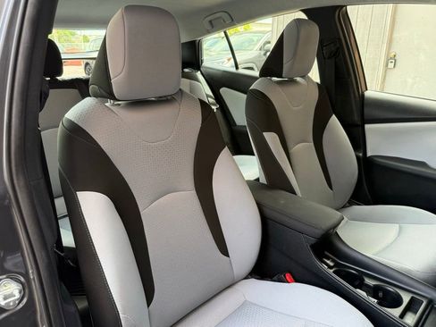 Used 2019 Toyota Prius LE FWD image 15