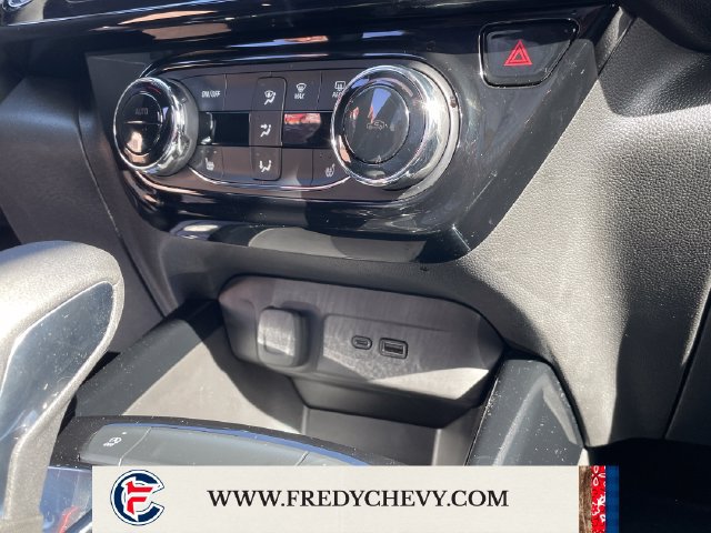 Used 2025 Chevrolet Trax RS w/ Driver Confidence Package FWD image 18