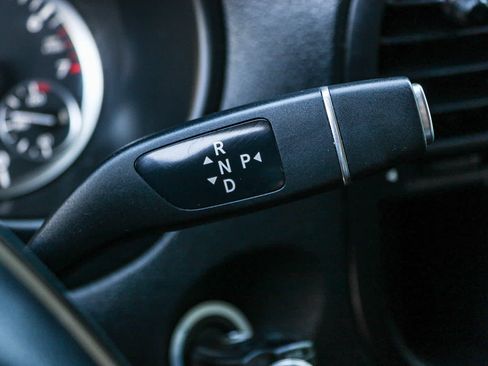 Used 2018 Mercedes-Benz Metris Passenger image 19