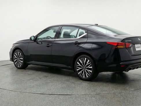 Used 2025 Nissan Altima 2.5 SV image 6