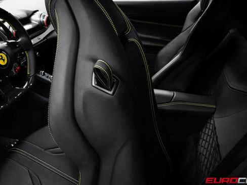 Used 2020 Ferrari 812 Superfast RWD image 42